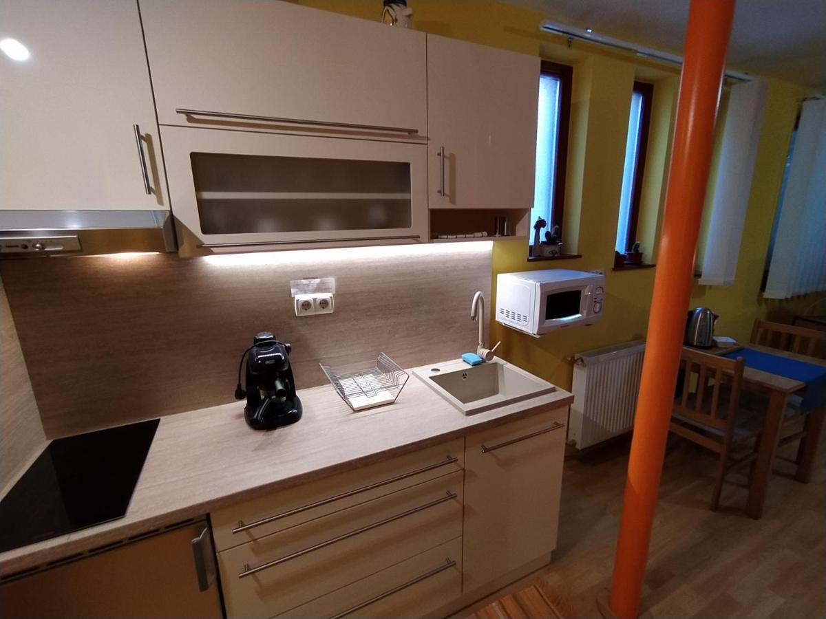 페치 Keltaur Studio Apartman With Garage 아파트 외부 사진